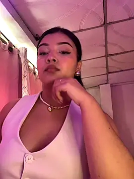 EmmaBlossom online show from 11-20-25, 06:07