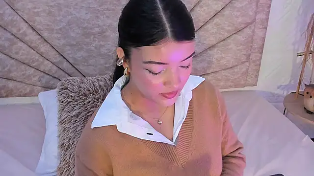 EmmaBlossom online show from 12-19-25, 04:14