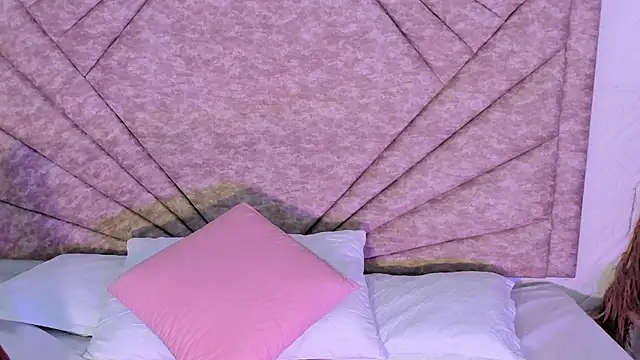 EmmaBlossom online show from 01-14-26, 12:44