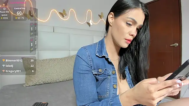 Snapshot of Antonella_Maxwell chatting on 01-15-26, 07:17 Antonella Maxwell online show from 01-15-26, 07:17