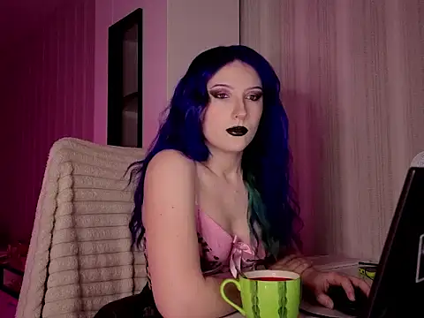 Snapshot of violet-siren-x chatting on 03-18-26, 09:23 violet-siren-x online show from 03-18-26, 09:23