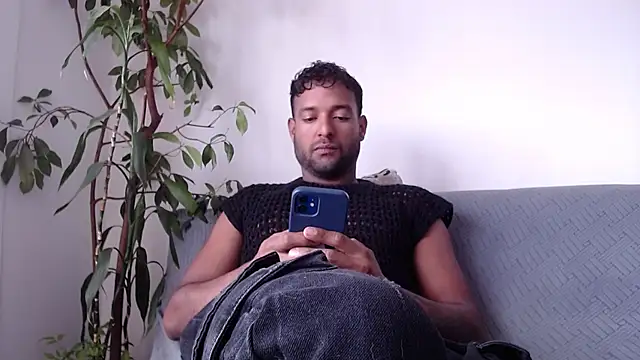 Snapshot of Orlando_horny chatting on 09-27-25, 03:17 Orlando horny online show from 09-27-25, 03:17