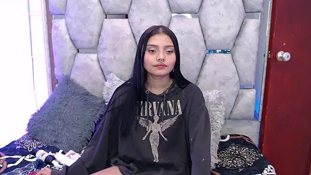 AnalyMilles online show from 11-29-25, 11:13