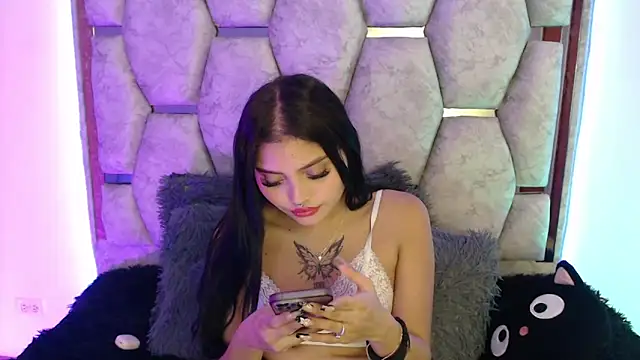 AnalyMilles online show from 03-19-26, 02:48