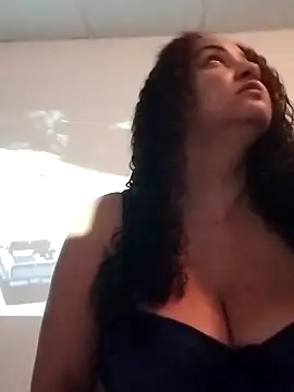 MEYBELLATINA online show from 09-30-25, 08:47