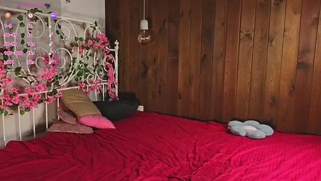 Snapshot of TawanaWalleck chatting on 10-13-25, 06:41 TawanaWalleck online show from 10-13-25, 06:41