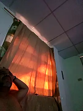 ANTHONYHOTT69 online show from 04-11-26, 10:25