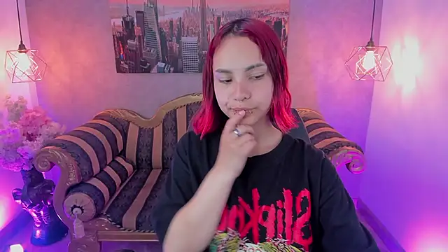 Snapshot of Megane_whitte chatting on 11-17-25, 08:58 Megane whitte online show from 11-17-25, 08:58