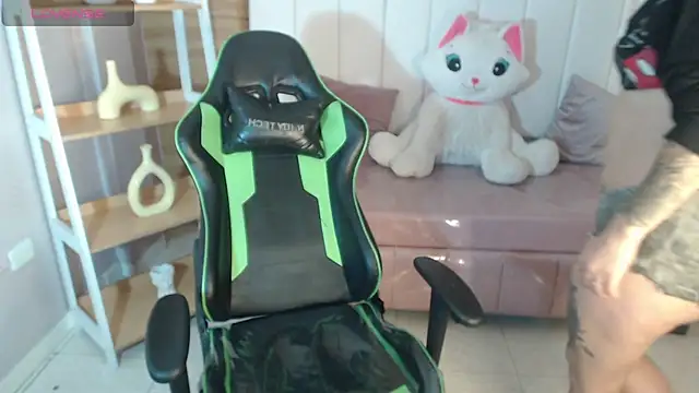 draviana a  online show from 11-14-25, 02:54