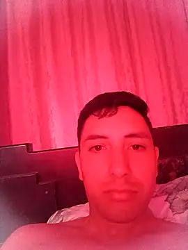 Snapshot of MacroP24 chatting on 09-30-25, 02:33 MacroP24 online show from 09-30-25, 02:33