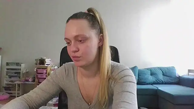 Cynoraye online show from 03-04-26, 02:23