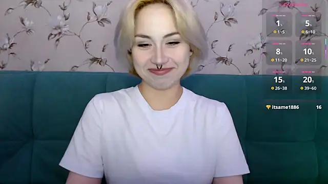 Snapshot of LeisaHopperstad chatting on 07-15-26, 12:43 LeisaHopperstad online show from 07-15-26, 12:43