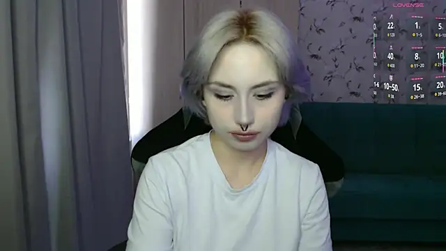 Snapshot of LeisaHopperstad chatting on 07-20-26, 10:39 LeisaHopperstad online show from 07-20-26, 10:39