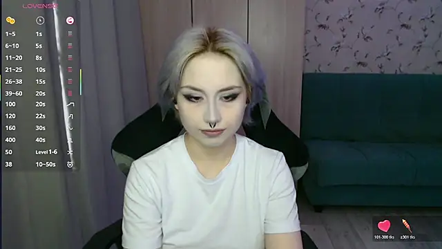 Snapshot of LeisaHopperstad chatting on 07-25-26, 10:24 LeisaHopperstad online show from 07-25-26, 10:24