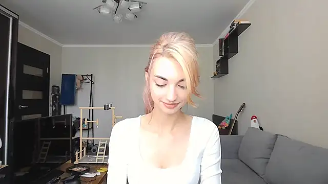 Snapshot of JillianBozak chatting on 09-28-25, 10:09 JillianBozak online show from 09-28-25, 10:09