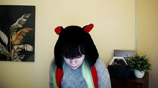 Snapshot of Dream_Caster_ chatting on 10-14-25, 08:15 Dream Caster  online show from 10-14-25, 08:15