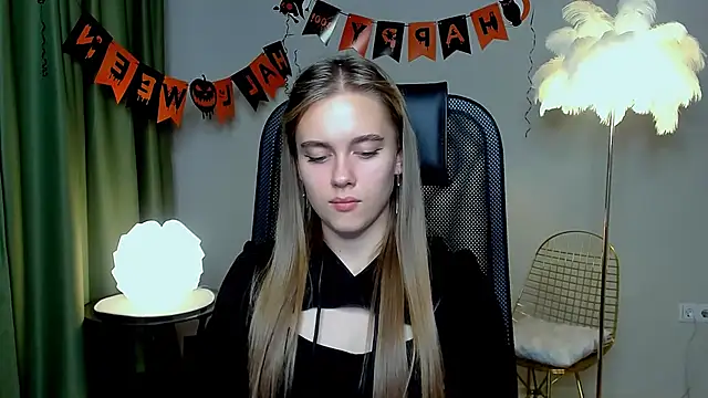 JuneWoods online show from 10-24-25, 01:07