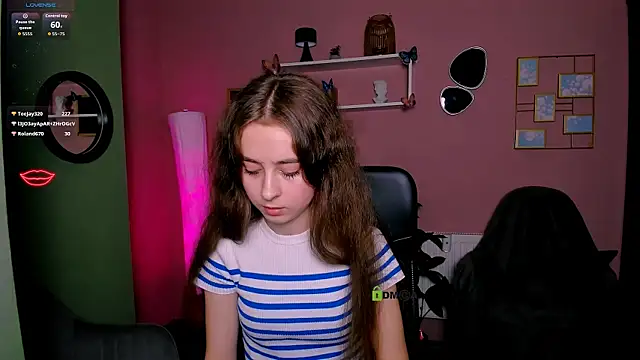 rebecca smile online show from 11-26-25, 10:44