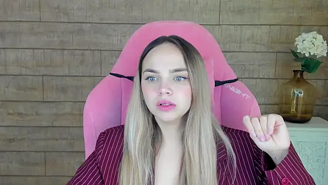 AnitaVenture online show from 09-27-25, 04:06