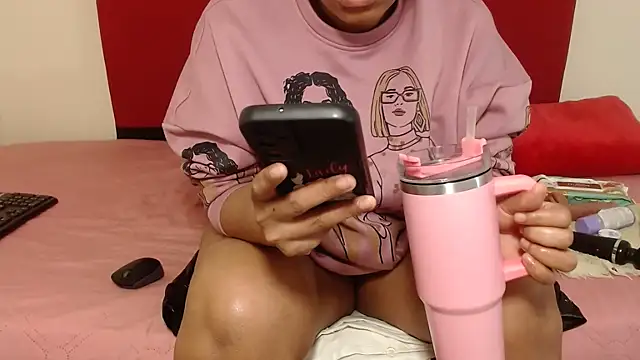 CurvyQueenx2 online show from 05-18-26, 07:14
