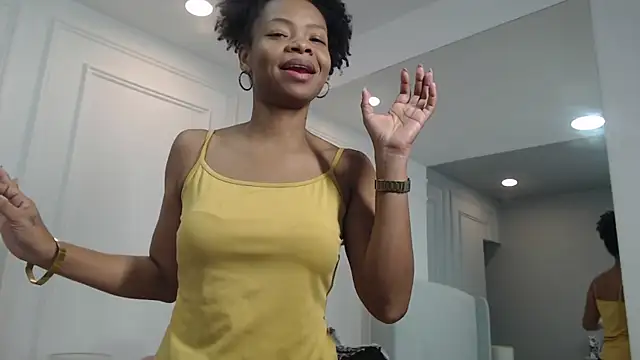 Snapshot of ChantalGarner chatting on 10-09-25, 12:47 ChantalGarner online show from 10-09-25, 12:47