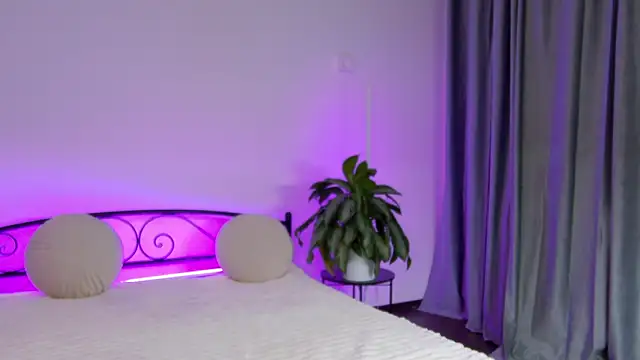 KariDollar online show from 11-23-25, 02:06