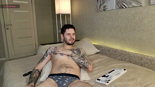 coupleeyess online show from 04-04-26, 10:02