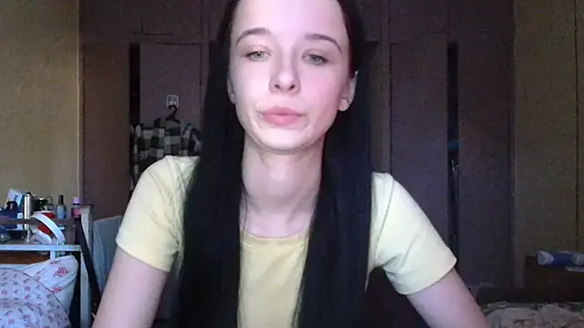 Snapshot of Emilia_Light chatting on 10-04-25, 05:49 Emilia Light online show from 10-04-25, 05:49