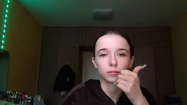 Emilia Light online show from 04-10-26, 10:09