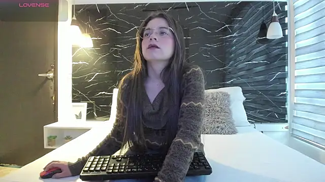 ZOE LE online show from 02-11-26, 11:48