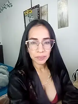 YaraDuartee online show from 12-17-25, 11:11