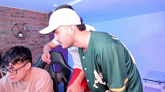 Spaceboys18 online show from 04-18-26, 08:09