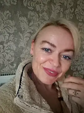 Snapshot of demidelightfulxx chatting on 10-14-25, 12:06 demidelightfulxx online show from 10-14-25, 12:06