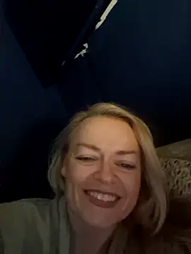 Snapshot of demidelightfulxx chatting on 10-19-25, 08:31 demidelightfulxx online show from 10-19-25, 08:31