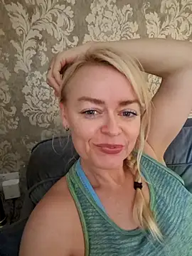 Snapshot of demidelightfulxx chatting on 10-23-25, 12:37 demidelightfulxx online show from 10-23-25, 12:37