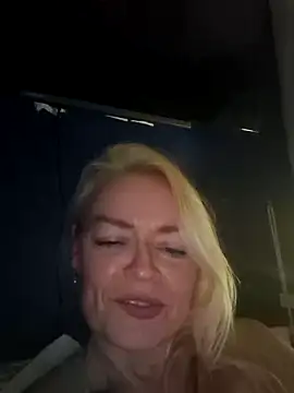 demidelightfulxx online show from 10-27-25, 08:13