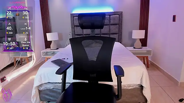 Caroline Millerr online show from 11-14-25, 09:02