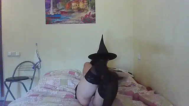 QueenMomyS online show from 10-31-25, 11:44