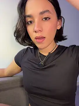 Capricho 01 online show from 04-21-26, 06:23