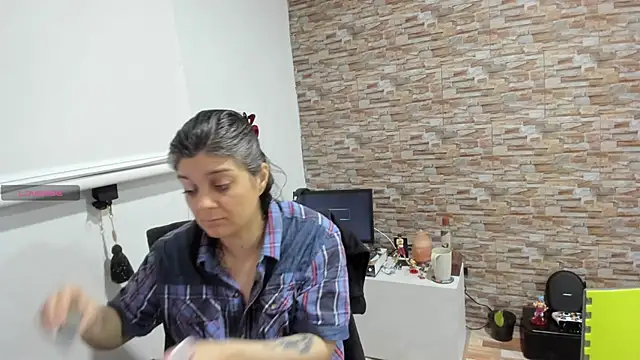 Yin yang hot online show from 11-25-25, 03:39