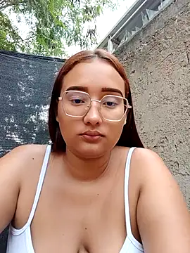 young dairy01 online show from 02-12-26, 12:00