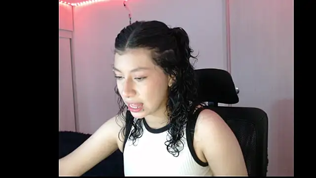 Ivonnybonn online show from 10-27-25, 09:19