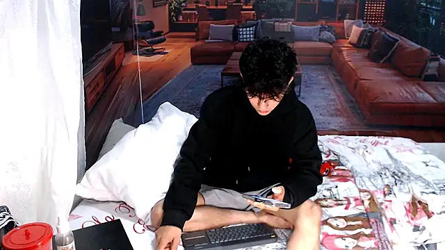 RomeoMillerr online show from 05-27-26, 04:48
