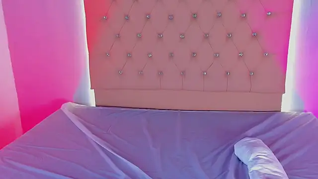 Snapshot of Athenea__fox chatting on 11-28-25, 03:20 Athenea fox online show from 11-28-25, 03:20