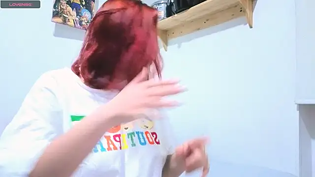 Snapshot of LyraCarter chatting on 09-30-25, 12:37 LyraCarter online show from 09-30-25, 12:37