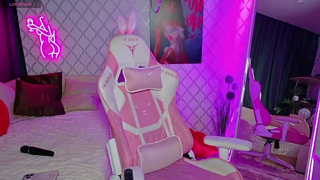 Curious Lily online show from 06-27-26, 01:10