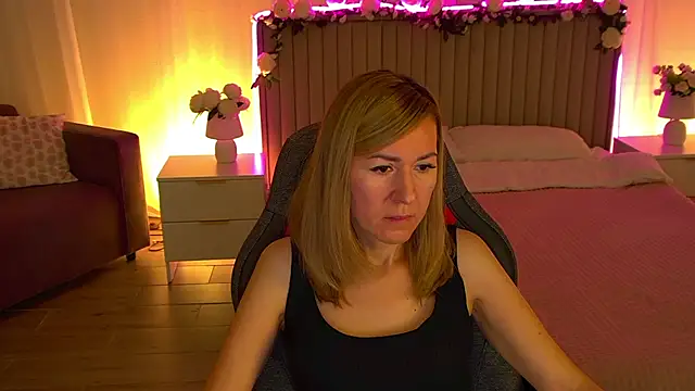 DonnaSmitth online show from 11-24-25, 11:43