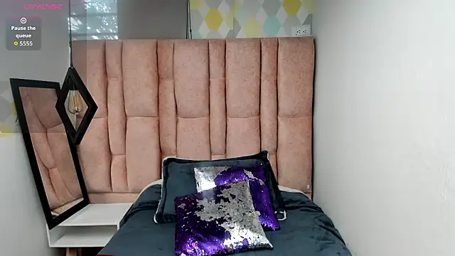 Issa Milf   online show from 03-09-26, 01:04