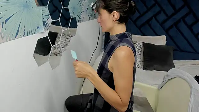 Snapshot of Valery_More__ chatting on 10-03-25, 12:46 Valery More online show from 10-03-25, 12:46