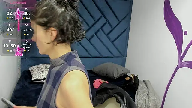 Snapshot of Valery_More__ chatting on 10-11-25, 12:15 Valery More online show from 10-11-25, 12:15